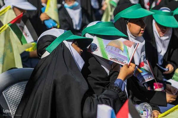 مراسم شور عاطفه‌ها و نواختن زنگ عاطفه‌ها