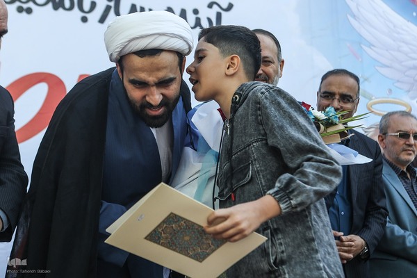 مراسم شور عاطفه‌ها و نواختن زنگ عاطفه‌ها