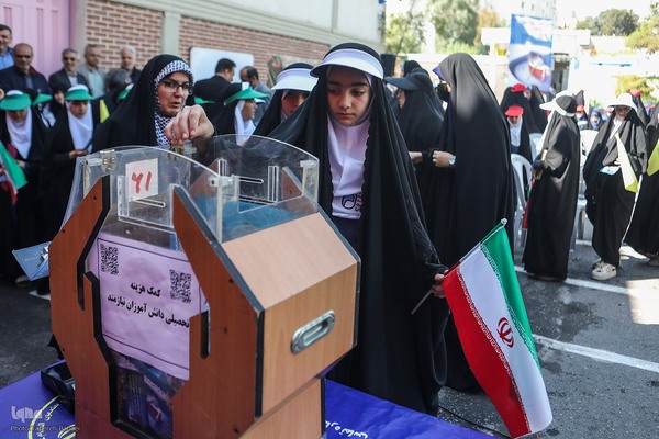 مراسم شور عاطفه‌ها و نواختن زنگ عاطفه‌ها