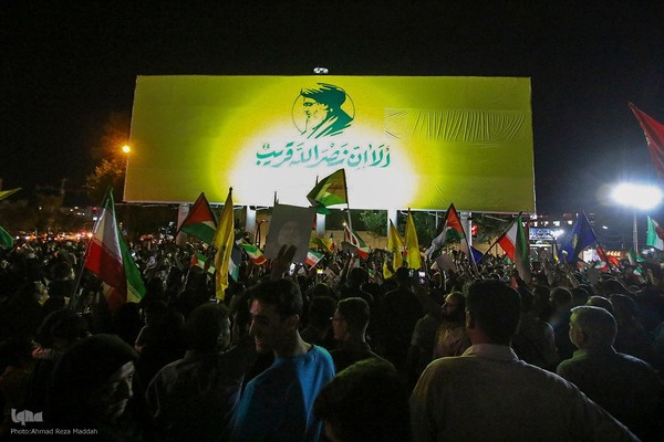 شادمانی مردم شیراز از عملیات «وعده صادق ۲»