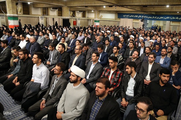 دیدار جمعی از نخبگان، استعدادهای برتر علمی و رتبه‌های برتر کنکور با رهبر انقلاب