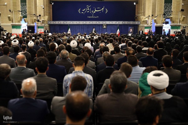 دیدار جمعی از نخبگان، استعدادهای برتر علمی و رتبه‌های برتر کنکور با رهبر انقلاب