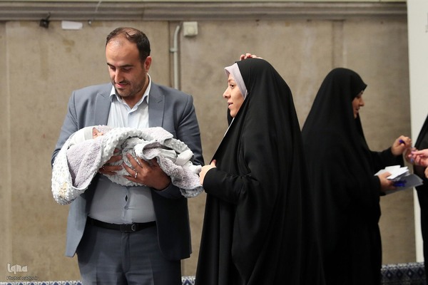 دیدار جمعی از نخبگان، استعدادهای برتر علمی و رتبه‌های برتر کنکور با رهبر انقلاب