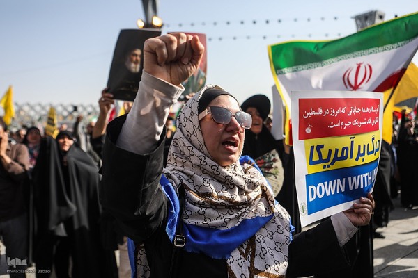 تجمع بزرگ مردم تهران برای اعلام حمایت از اجرای عملیات «وعده صادق ۲»