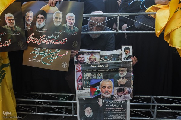 تجمع بزرگ مردم تهران برای اعلام حمایت از اجرای عملیات «وعده صادق ۲»