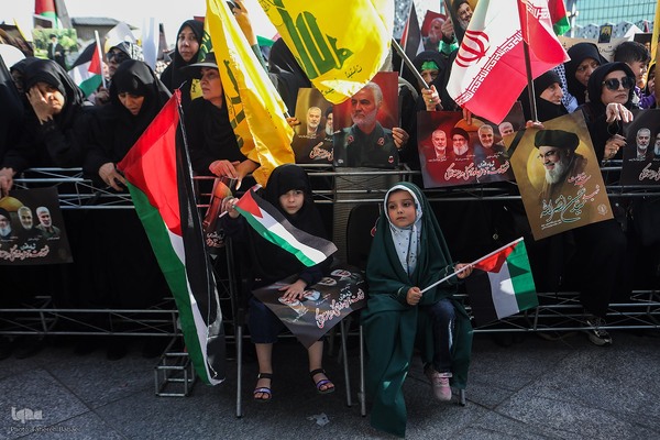 تجمع بزرگ مردم تهران برای اعلام حمایت از اجرای عملیات «وعده صادق ۲»