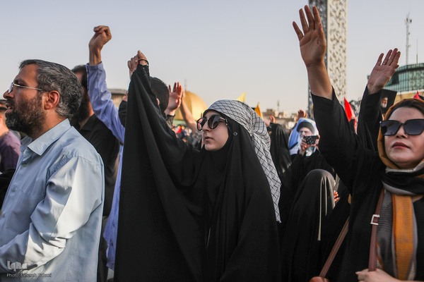 تجمع بزرگ مردم تهران برای اعلام حمایت از اجرای عملیات «وعده صادق ۲»