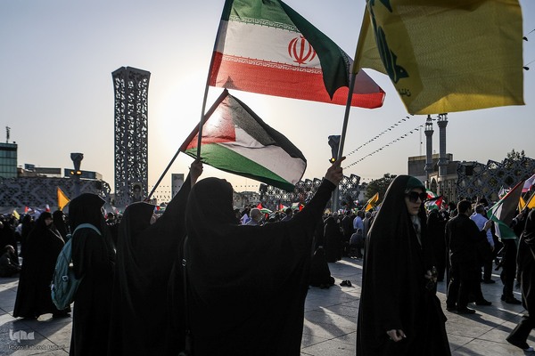 تجمع بزرگ مردم تهران برای اعلام حمایت از اجرای عملیات «وعده صادق ۲»