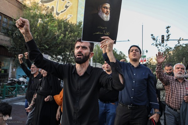 تجمع بزرگ مردم تهران برای اعلام حمایت از اجرای عملیات «وعده صادق ۲»