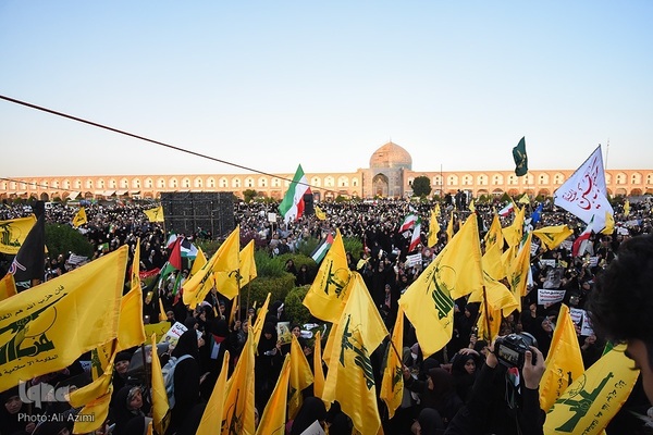 تجمع بزرگ مردم اصفهان در حمایت از عملیات «وعده صادق ۲»