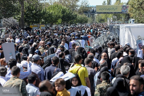 حضور پرشور مردم در نماز جمعه تهران