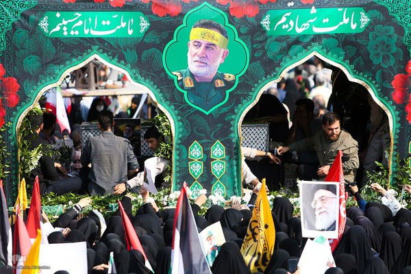 مراسم تشییع سرلشکر شهید نیلفروشان