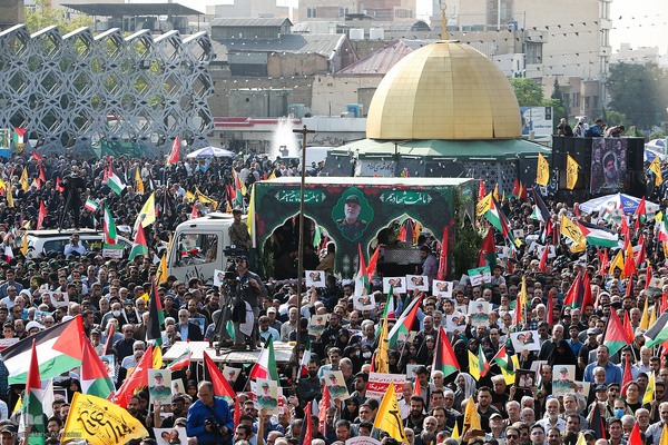 مراسم تشییع سرلشکر شهید نیلفروشان