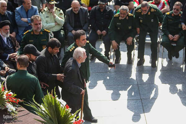 مراسم تشییع سرلشکر شهید نیلفروشان