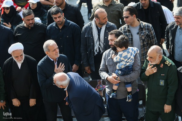 مراسم تشییع سرلشکر شهید نیلفروشان