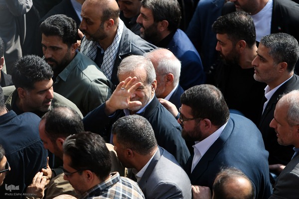 مراسم تشییع سرلشکر شهید نیلفروشان