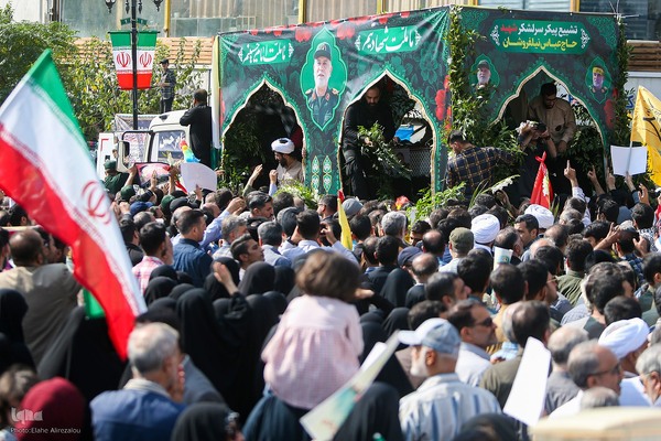 مراسم تشییع سرلشکر شهید نیلفروشان