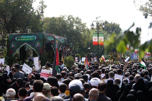 مراسم تشییع سرلشکر شهید نیلفروشان