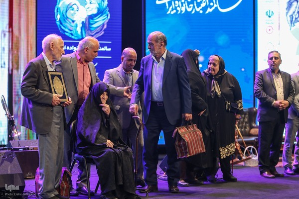 ویژه برنامه هفته ملی سلامت با حضور 1500 سالمند در برج میلاد