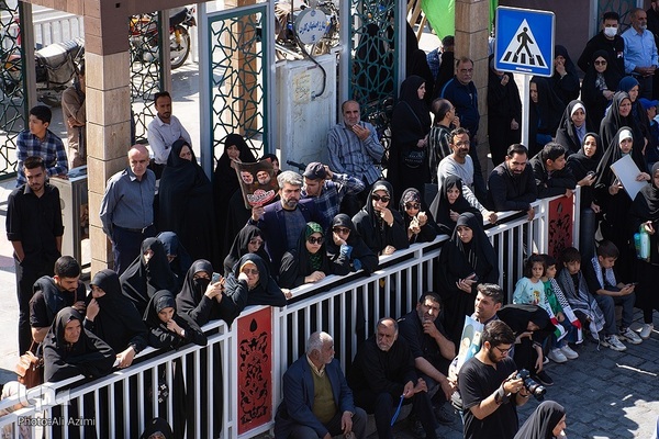 بدرقه پیکر شهید نیلفروشان تا خانه ابدی