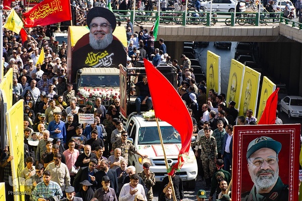 بدرقه پیکر شهید نیلفروشان تا خانه ابدی