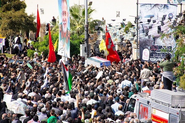 بدرقه پیکر شهید نیلفروشان تا خانه ابدی