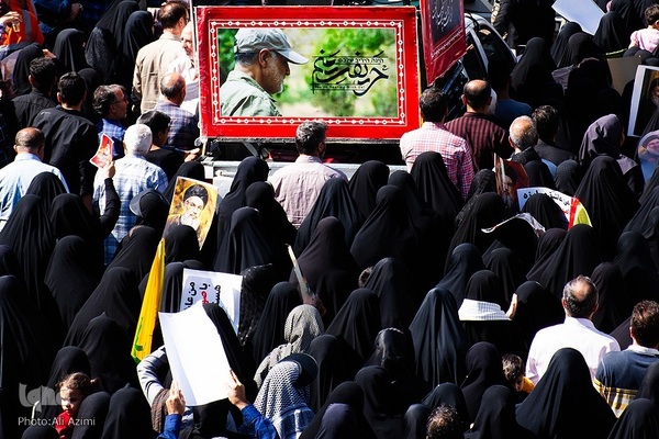 بدرقه پیکر شهید نیلفروشان تا خانه ابدی