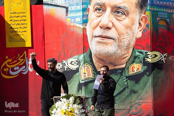 بدرقه پیکر شهید نیلفروشان تا خانه ابدی