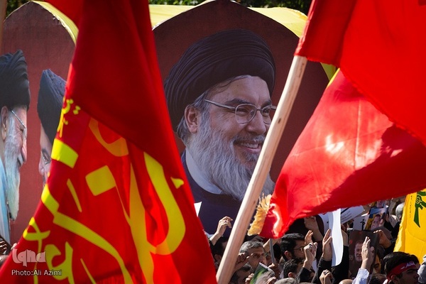 بدرقه پیکر شهید نیلفروشان تا خانه ابدی