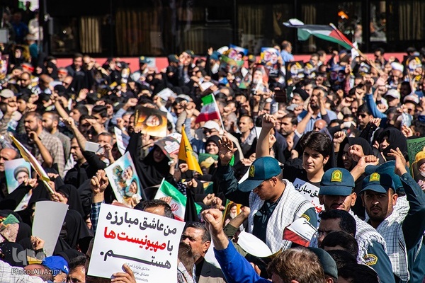 بدرقه پیکر شهید نیلفروشان تا خانه ابدی