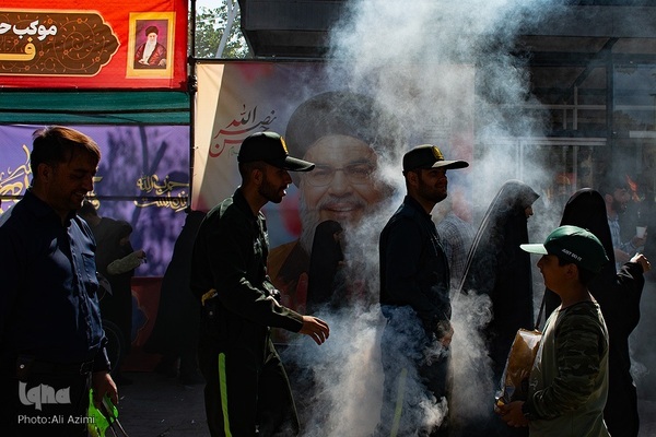 بدرقه پیکر شهید نیلفروشان تا خانه ابدی