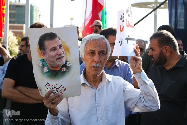 بدرقه پیکر شهید نیلفروشان تا خانه ابدی