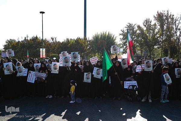 بدرقه پیکر شهید نیلفروشان تا خانه ابدی