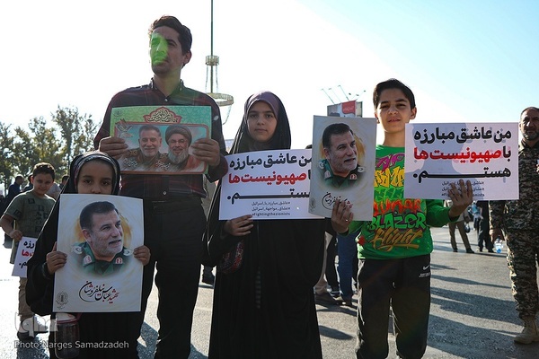 بدرقه پیکر شهید نیلفروشان تا خانه ابدی