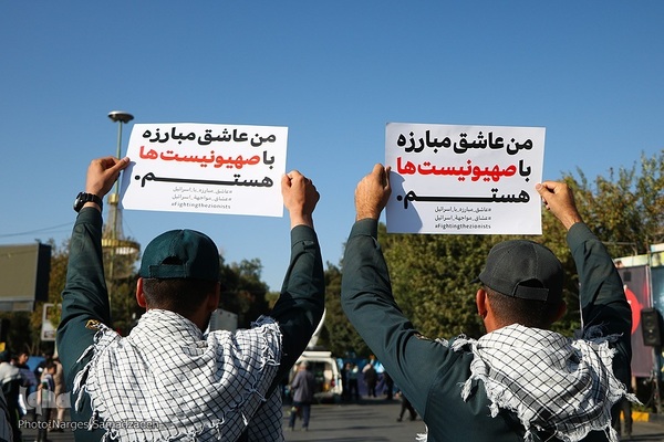 بدرقه پیکر شهید نیلفروشان تا خانه ابدی