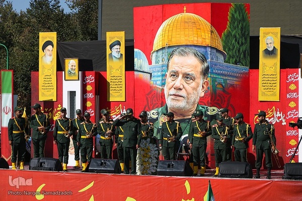 بدرقه پیکر شهید نیلفروشان تا خانه ابدی