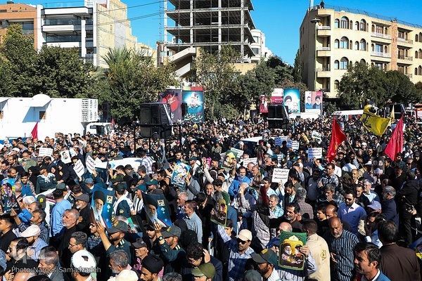 بدرقه پیکر شهید نیلفروشان تا خانه ابدی