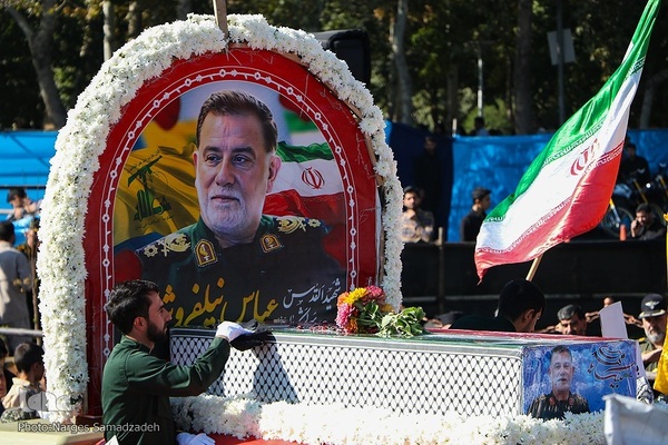 بدرقه پیکر شهید نیلفروشان تا خانه ابدی