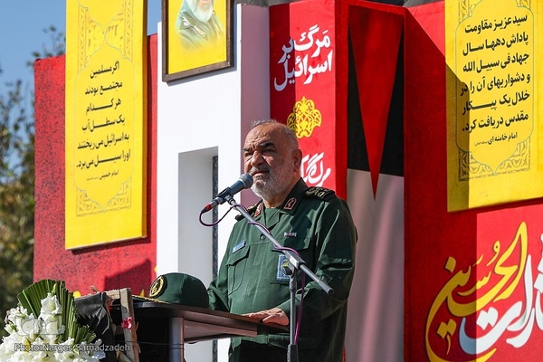 بدرقه پیکر شهید نیلفروشان تا خانه ابدی