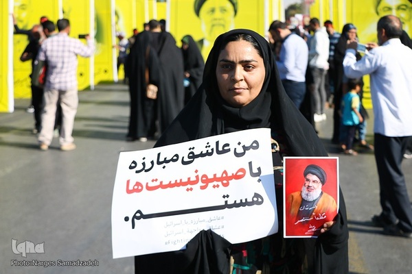 بدرقه پیکر شهید نیلفروشان تا خانه ابدی