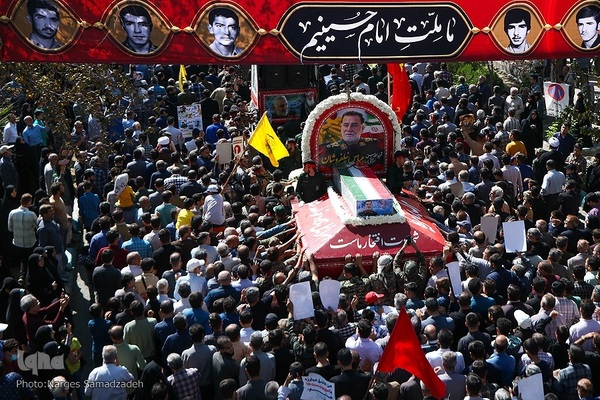 بدرقه پیکر شهید نیلفروشان تا خانه ابدی