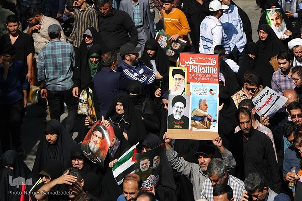 بدرقه پیکر شهید نیلفروشان تا خانه ابدی