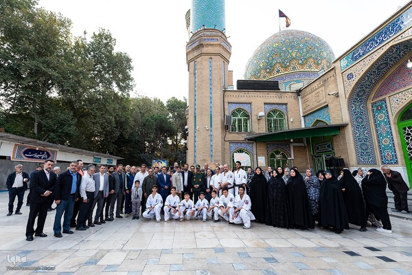 غبارروبی ضریح مطهر امامزاده حسن (ع)