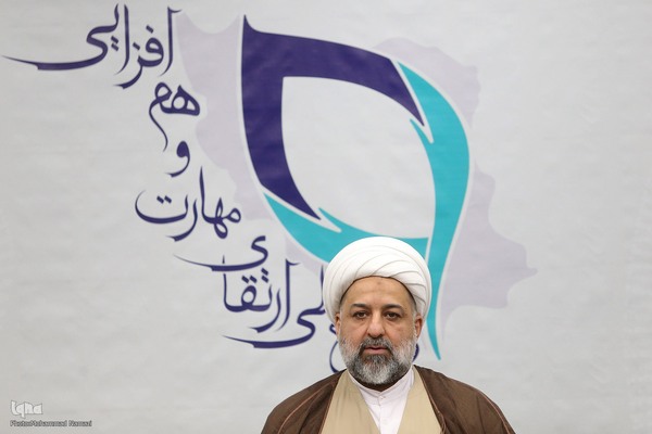 حجت‌الاسلام علی دیانی، مدیرعامل بنیاد خیریه راهبری آلا در نشست رونمایی از طرح ملی ارتقای مهارت و هم‌افزایی ویژه مؤسسات خیریه