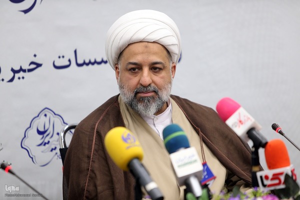 حجت‌الاسلام علی دیانی، مدیرعامل بنیاد خیریه راهبری آلا در نشست رونمایی از طرح ملی ارتقای مهارت و هم‌افزایی ویژه مؤسسات خیریه