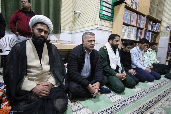 وداع مردم شهرک گلستان شیراز با پیکر شهید معصومه کرباسی