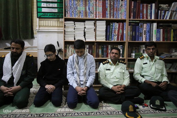 وداع مردم شهرک گلستان شیراز با پیکر شهید معصومه کرباسی