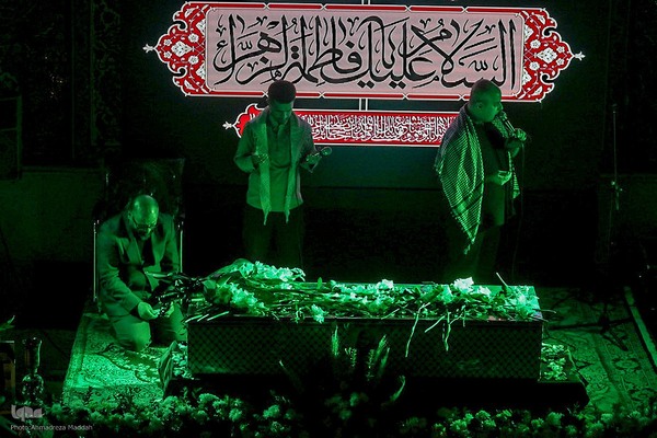 وداع مردم شهرک گلستان شیراز با پیکر شهید معصومه کرباسی