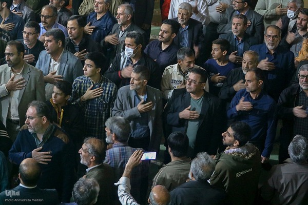 وداع مردم شهرک گلستان شیراز با پیکر شهید معصومه کرباسی