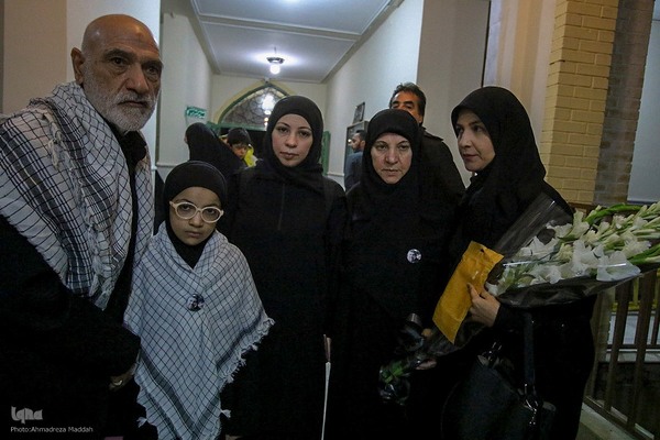 وداع مردم شهرک گلستان شیراز با پیکر شهید معصومه کرباسی